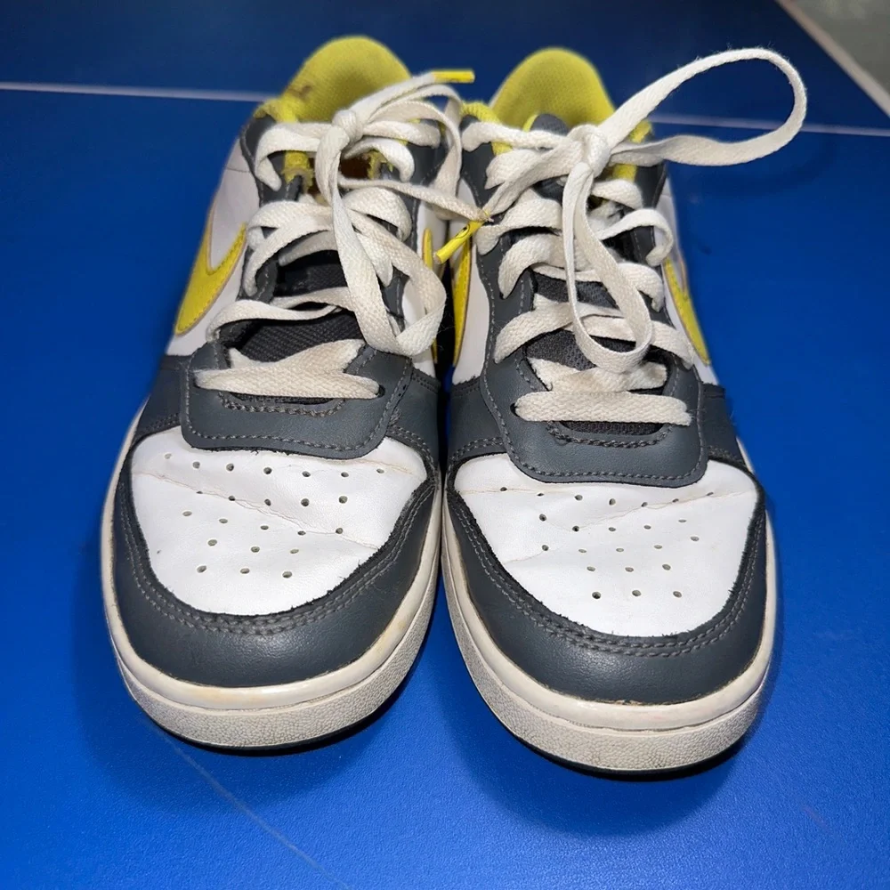 Nike Court Borough Low 2 Gray White and Yellow‎ Smiley Size 5.5